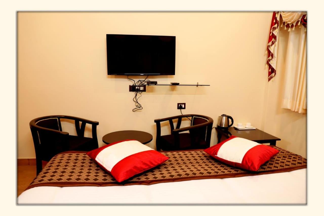 The Ranikhet Continental Hotel Luaran gambar