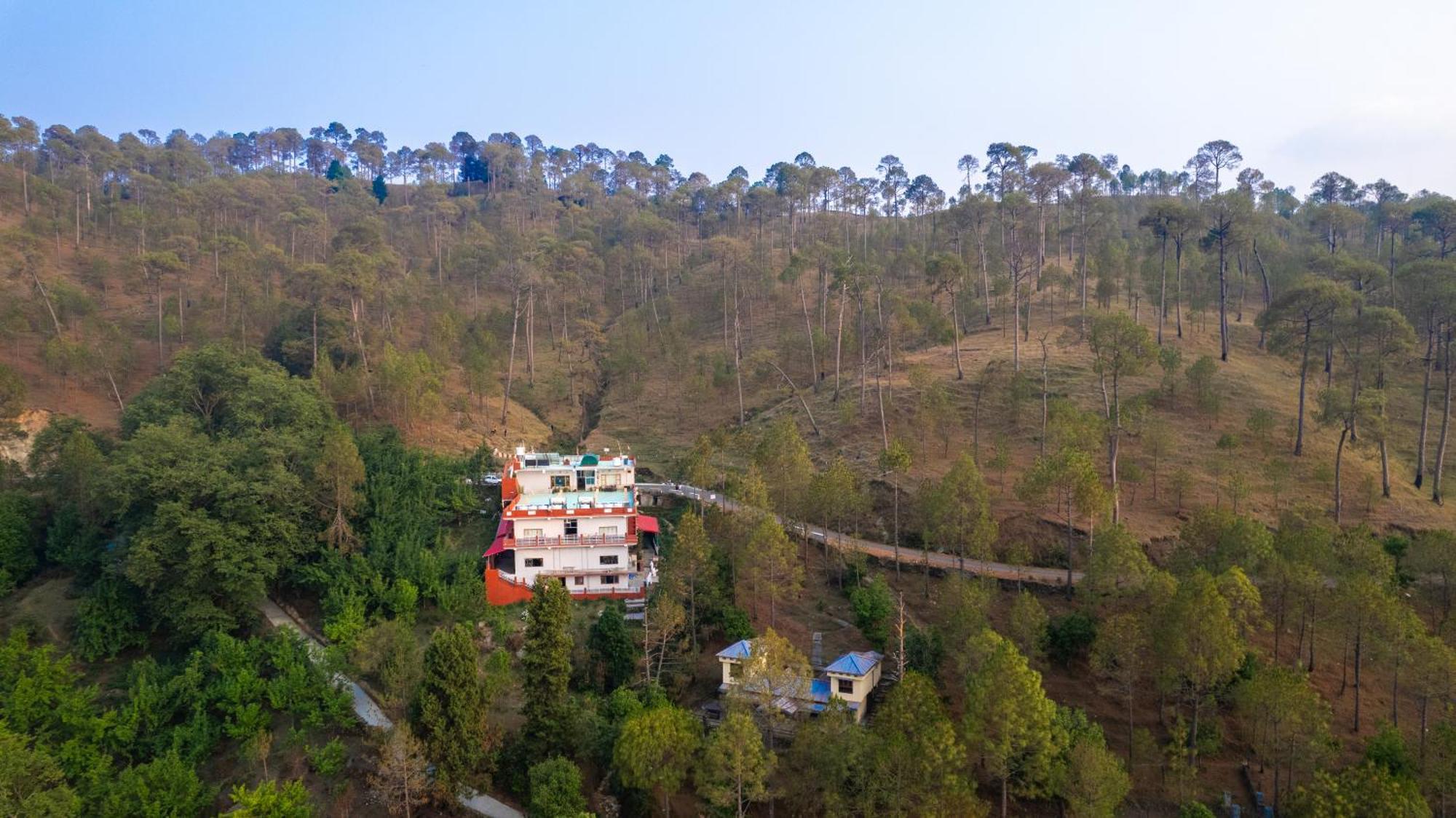 The Ranikhet Continental Hotel Luaran gambar