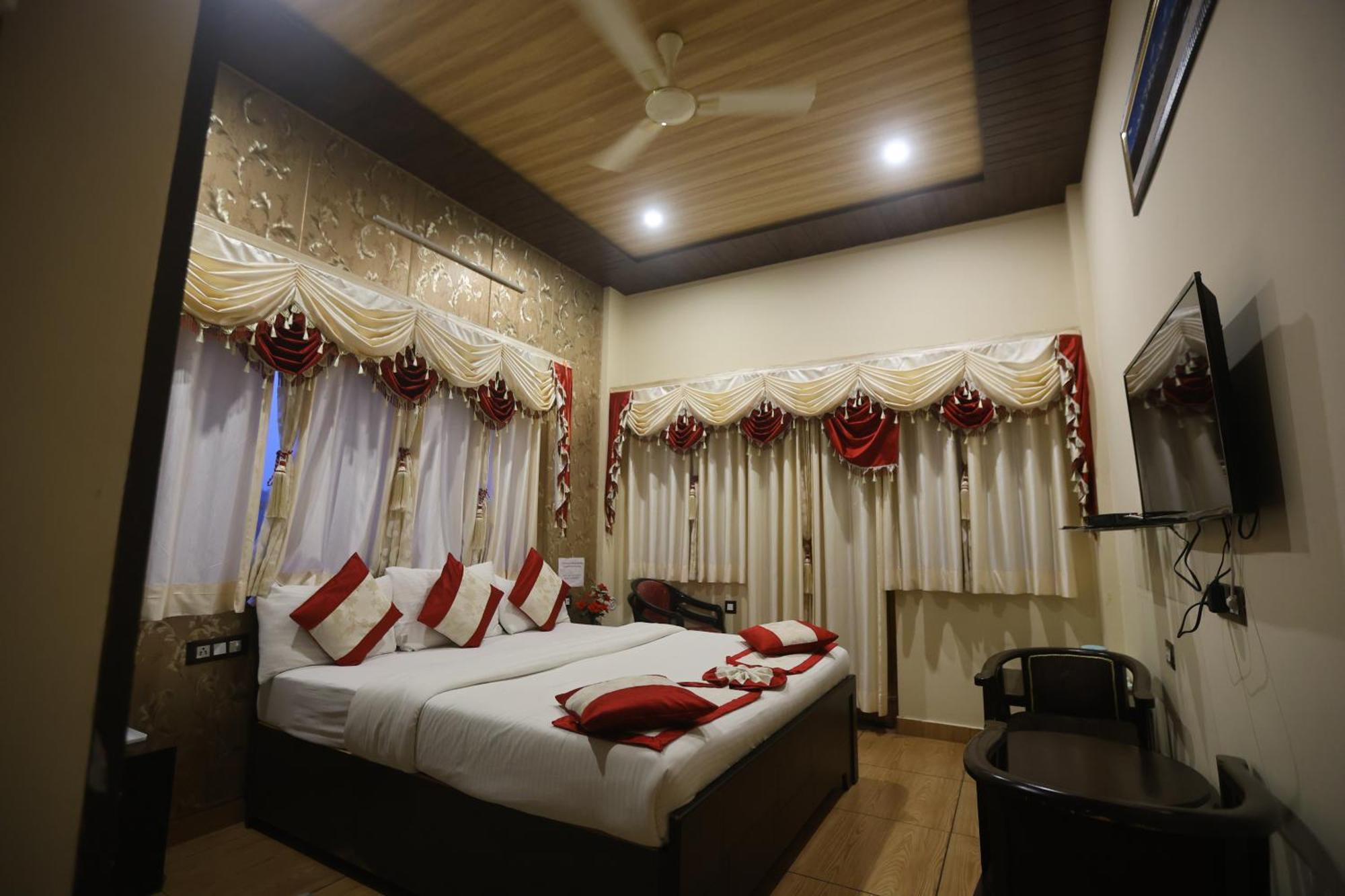 The Ranikhet Continental Hotel Luaran gambar