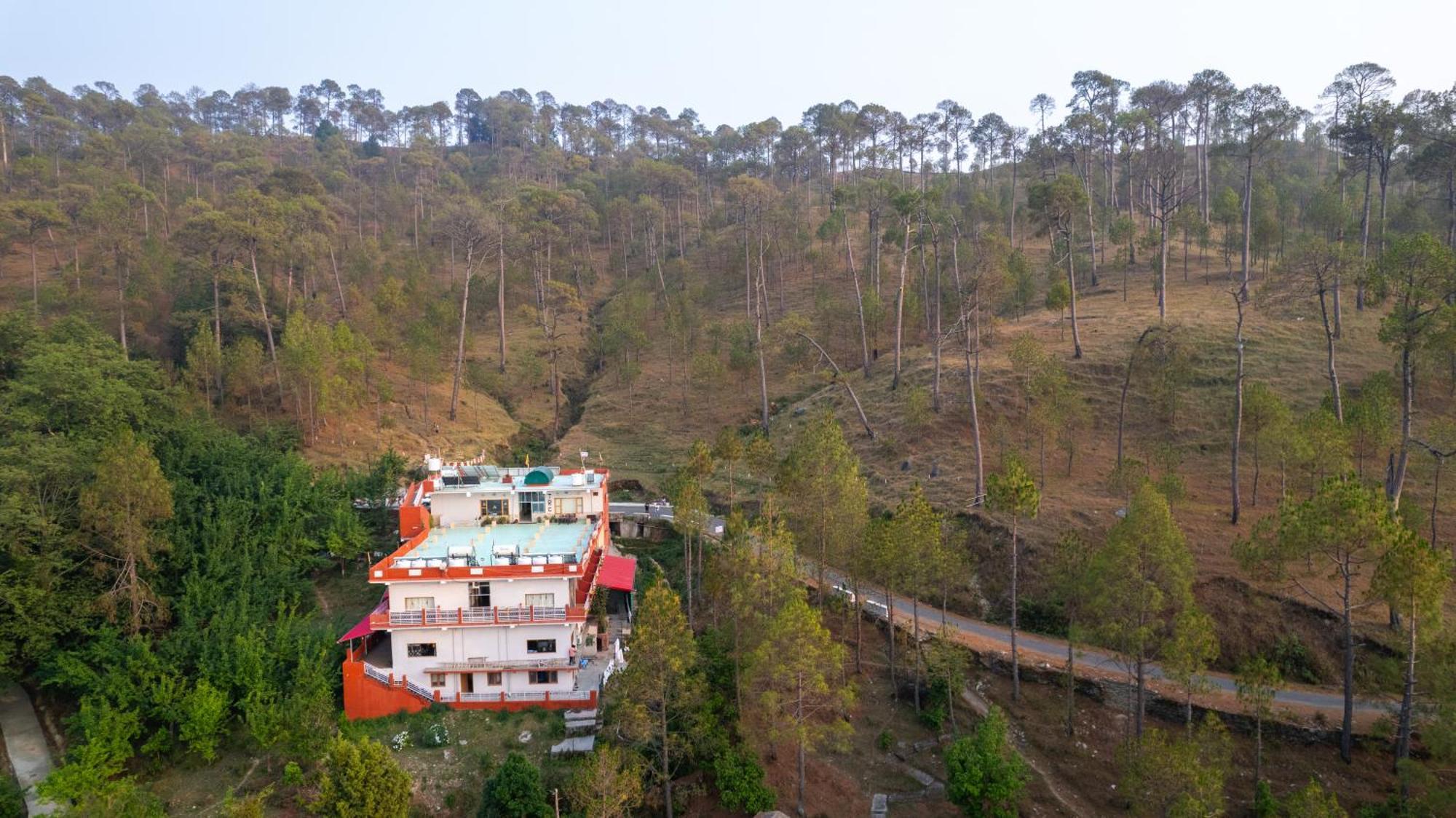 The Ranikhet Continental Hotel Luaran gambar